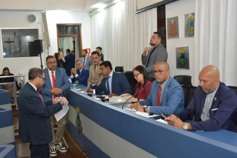 Câmara de Cotia mantém vetos a projetos de Alexandre Frota